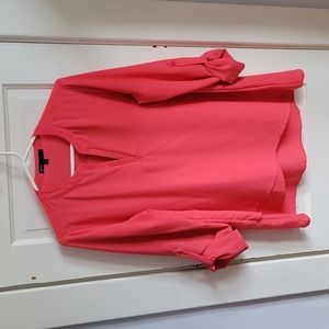 Gibson crepe, split v-neck 3/4 roll tab sleeve top